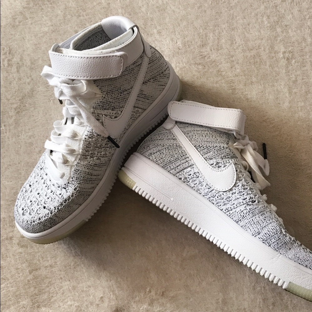 Nike Women’s AF1 Flyknit Shoe (USED)